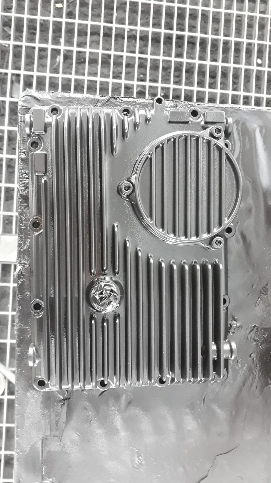 Parti auto vopsite cu vopsea termorezistentă Satin Black